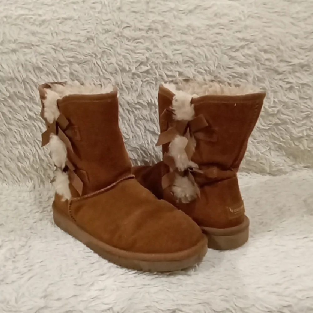 Koolaburra By Ugg Brown and Cream Winter Boots with Bows - Picture 1 of 6
